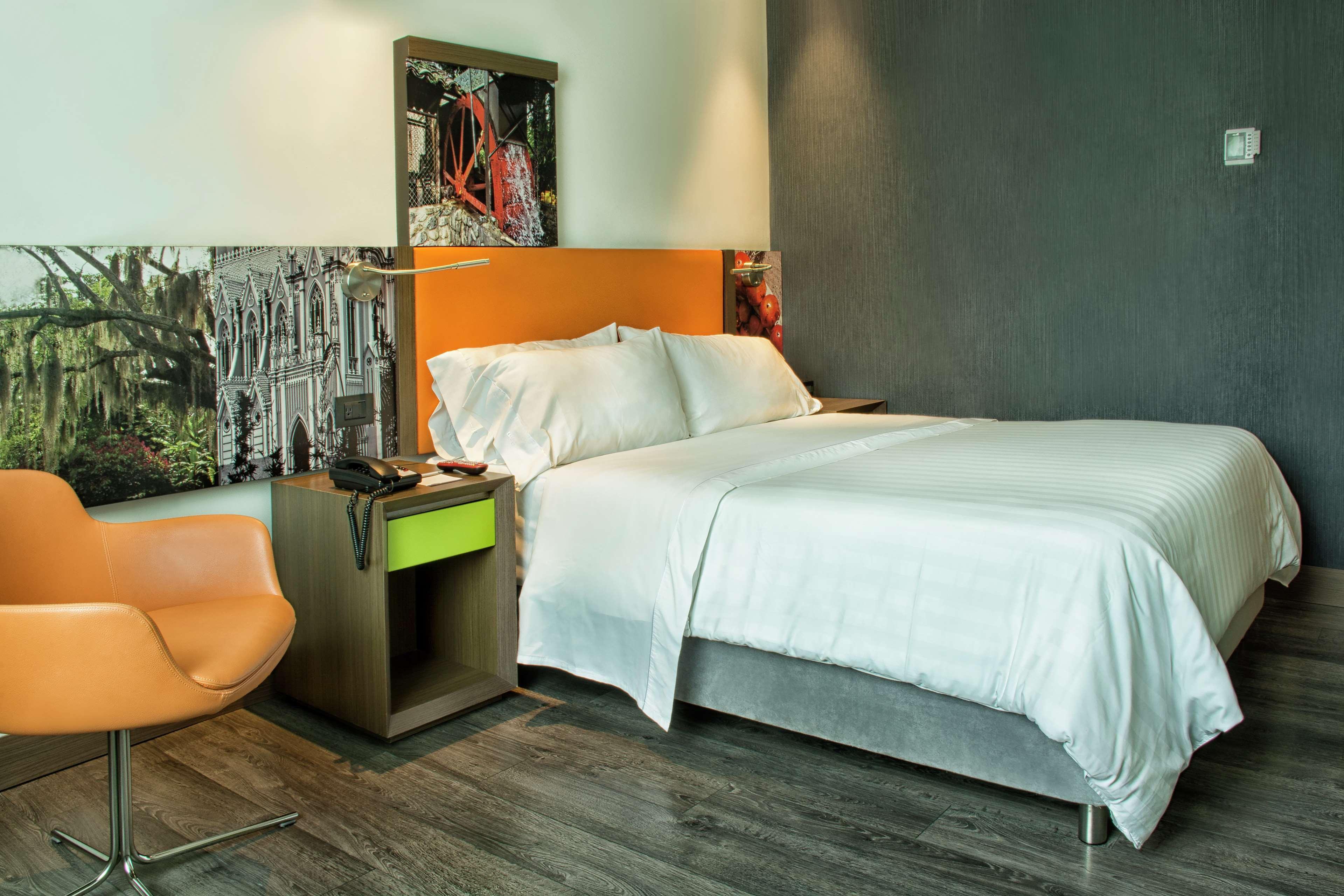 Hotel Hampton By Hilton Cali Extérieur photo
