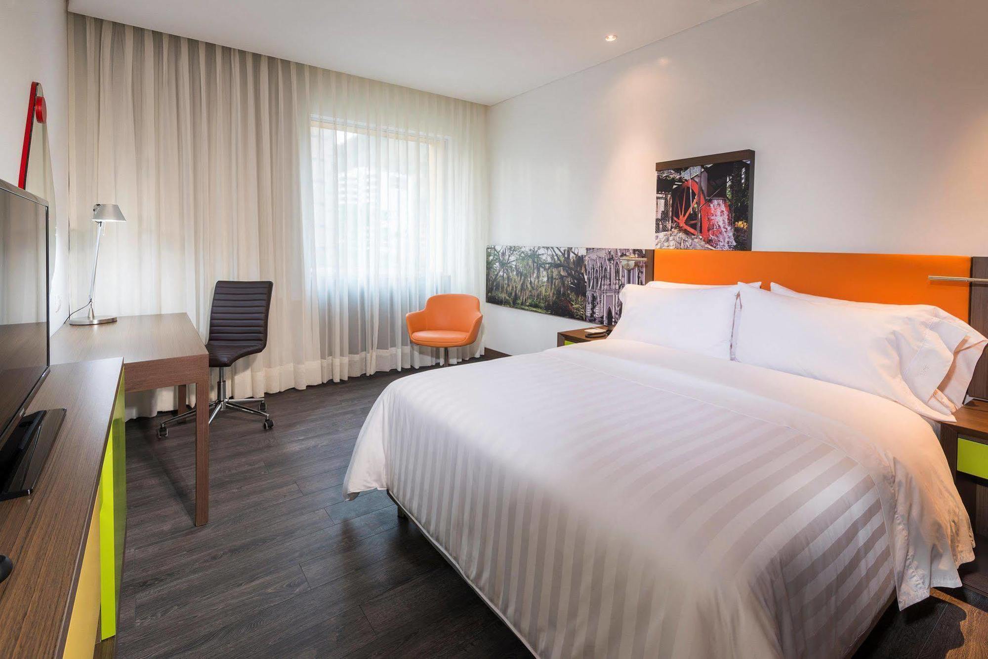 Hotel Hampton By Hilton Cali Extérieur photo